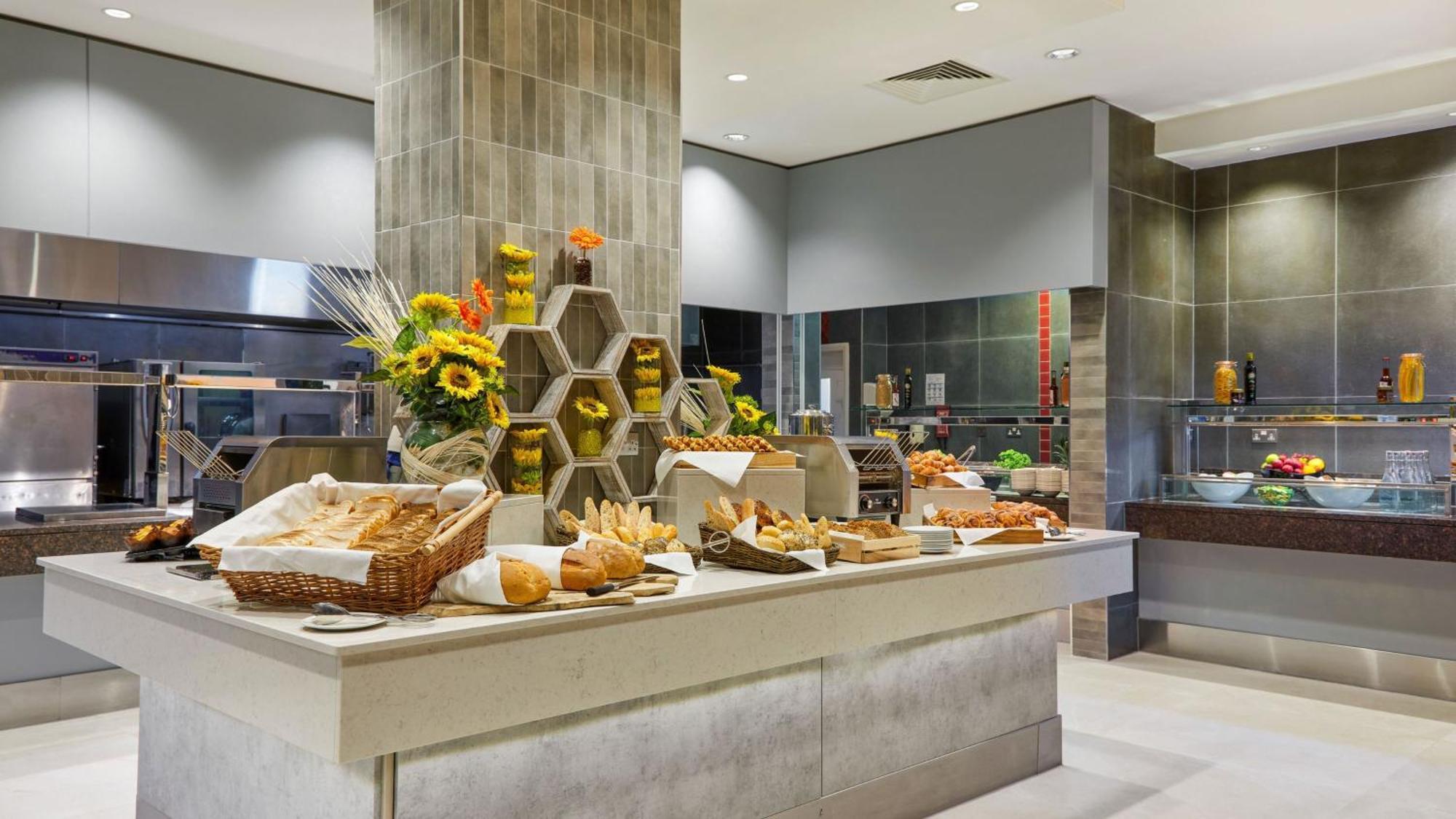 Готель Crowne Plaza Dublin Blanchardstown By Ihg Екстер'єр фото
